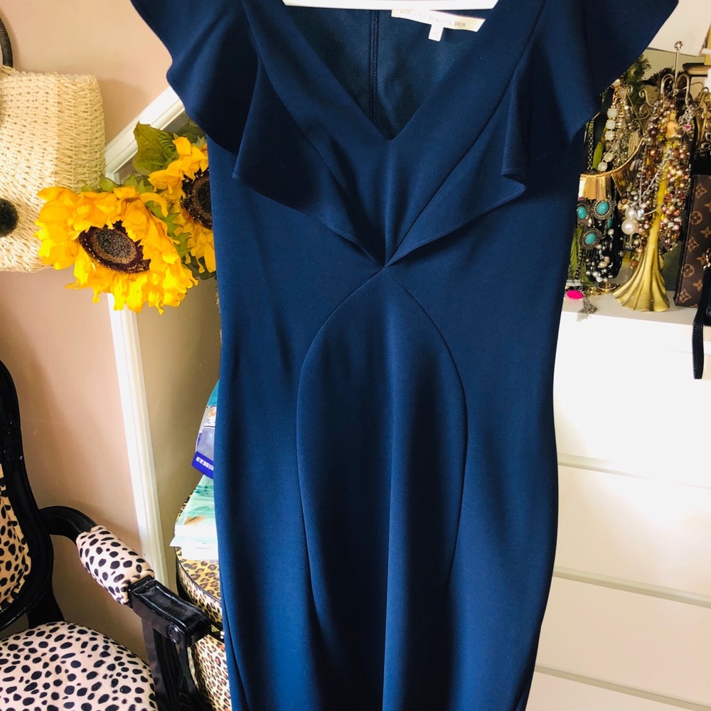 Dress - Picture 6 of 6